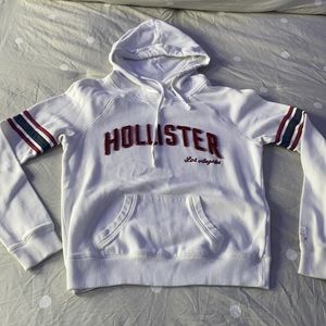 white Hollister pull over hoodie